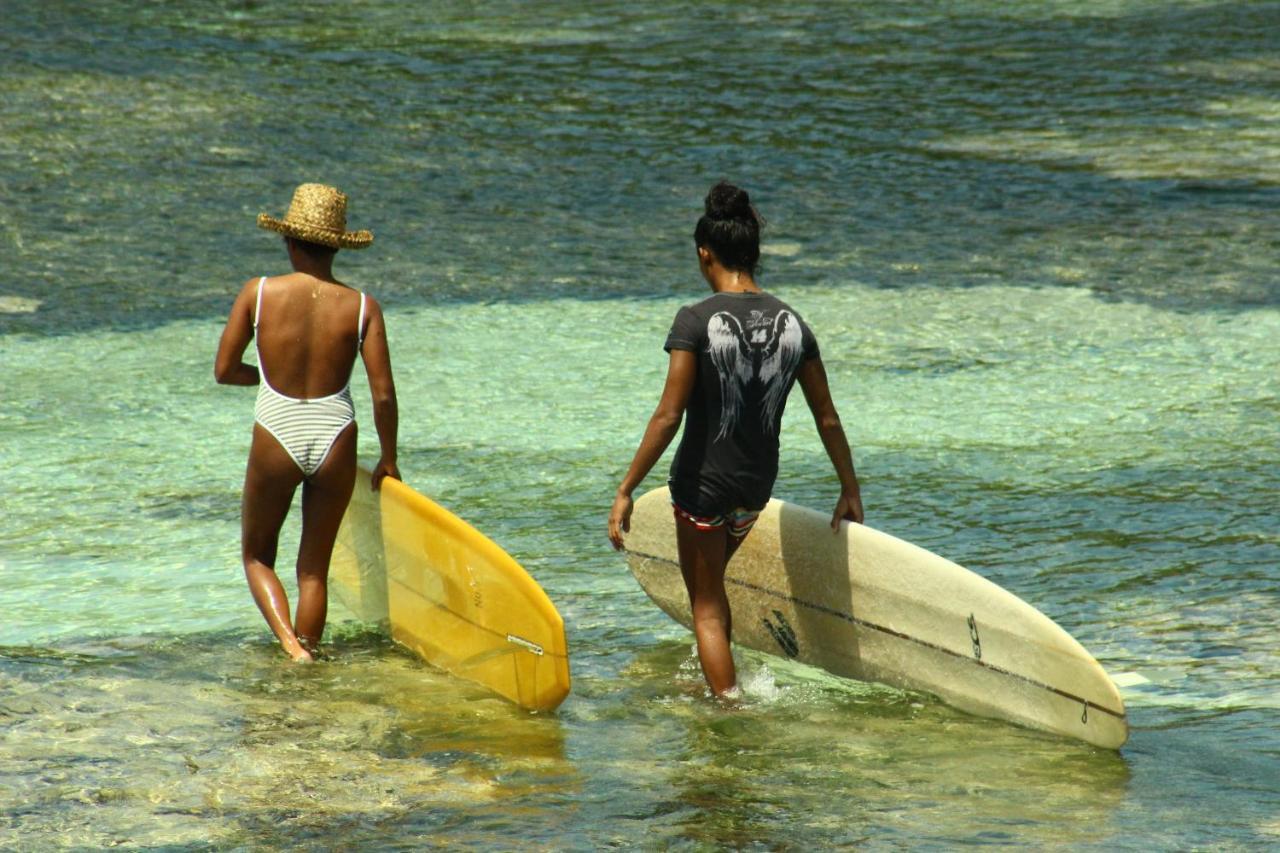 ホテル"Triangle Hut" Camp Fuego Siargao Catangnan エクステリア 写真