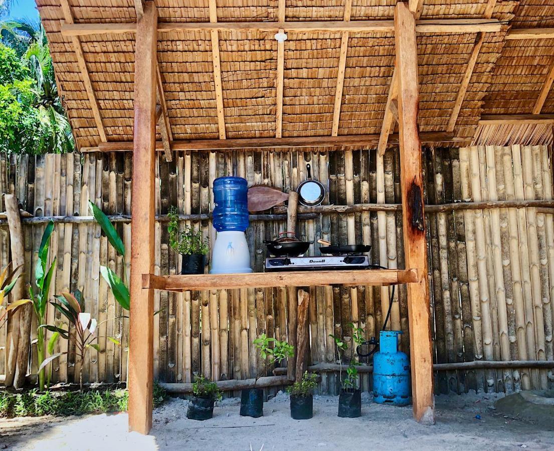 ホテル"Triangle Hut" Camp Fuego Siargao Catangnan エクステリア 写真