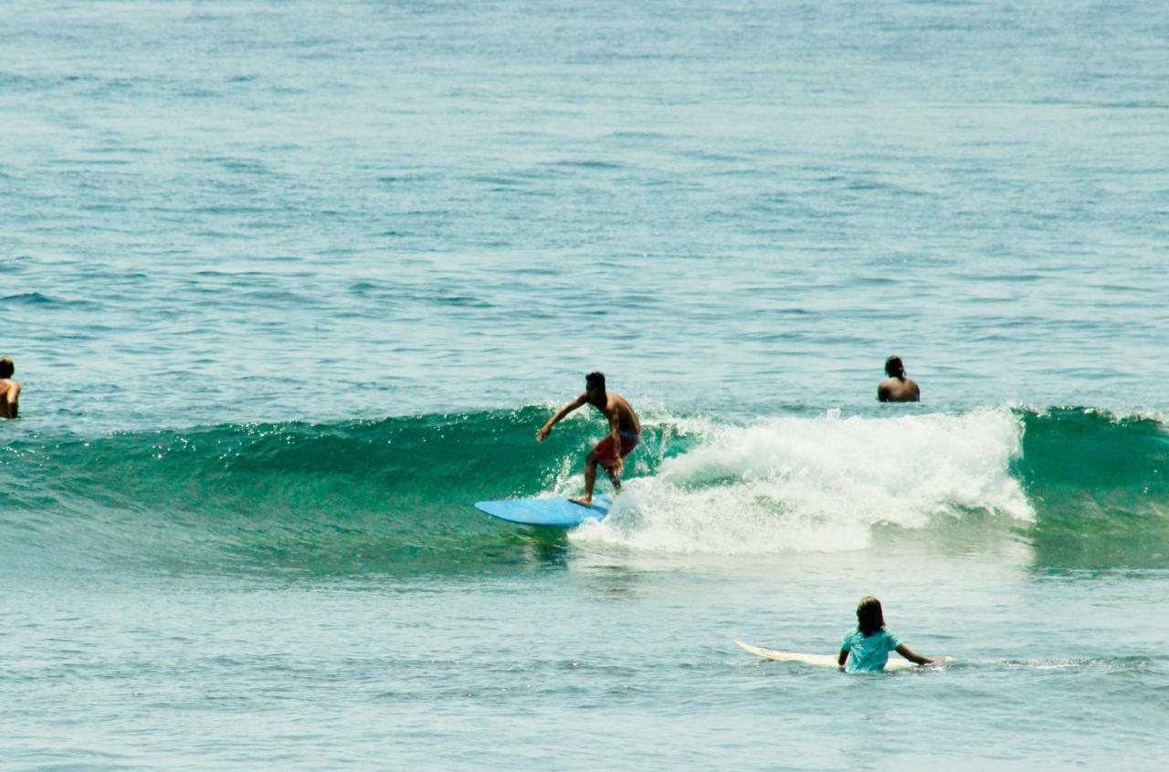 ホテル"Triangle Hut" Camp Fuego Siargao Catangnan エクステリア 写真